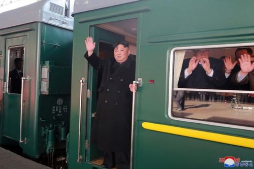 Hình ảnh đầu tiên của Chủ tịch Kim Jong-un rời Bình Nhưỡng đến hội nghị Mỹ-Triều