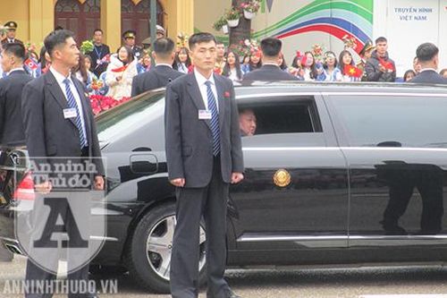 Chủ tịch Triều Tiên Kim Jong-un rời ga Đồng Đăng về Hà Nội