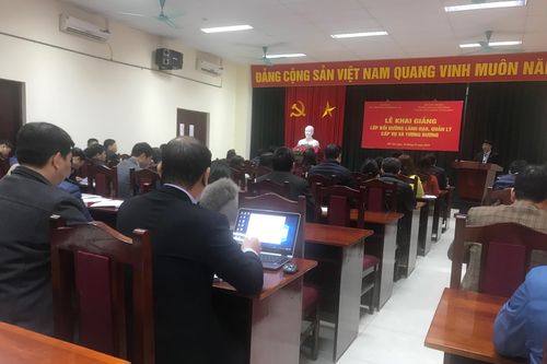 Khai giảng lớp Bồi dưỡng Lãnh đạo Quản lý cấp vụ và tương đương