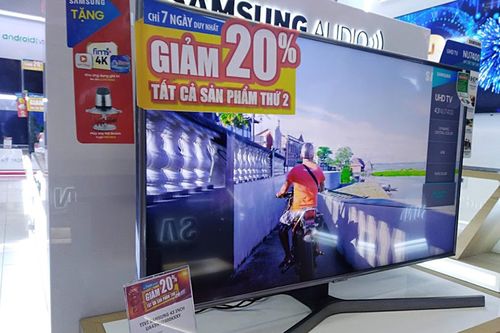 Khuyến mại 'khủng', điện máy vẫn hẩm hiu
