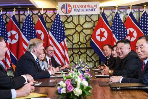 Ông Kim: 'Chúng ta ngồi cạnh nhau, họ như xem bộ phim viễn tưởng'