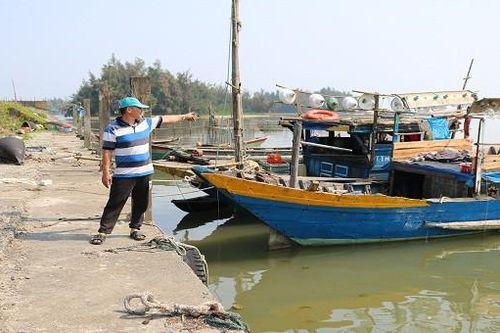 Nỗi lo mất sinh kế vì cửa biển bị bồi lấp