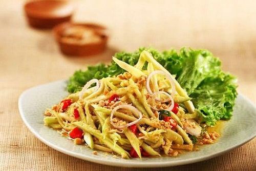 Những món gỏi làm nên tinh hoa ẩm thực của Làng du lịch Ông Đề