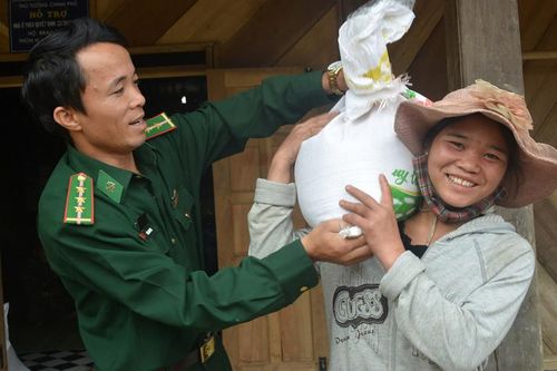 Kỷ niệm 60 năm Ngày truyền thống Bộ đội Biên phòng (3-3-1959 - 3-3-2019) và 30 năm ngày Biên phòng toàn dân (3-3-1989-3-3-2019): - Xuân ấm biên cương (Kỳ cuối: Nơi ấy thắm tình quân dân)