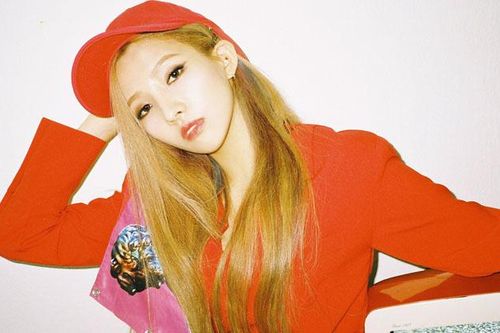 Netizen Hàn 'nổi điên' khi phát hiện Soyeon của (G)I-DLE dùng hàng lậu