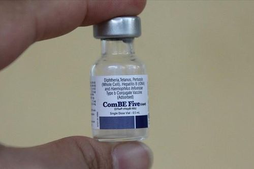 Bộ Y tế bác thông tin dừng tiêm vaccine '5 trong 1' ComBE Five vì tai biến