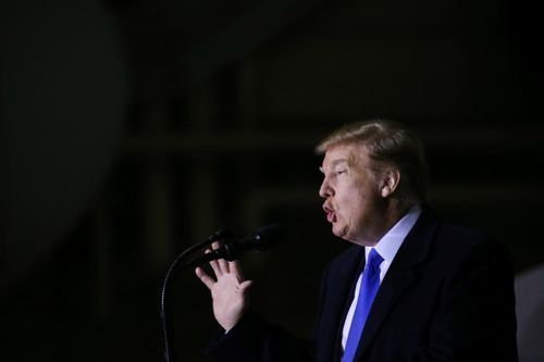 Tổng thống Trump bất ngờ tuyên bố đảng Dân chủ khiến ông phải sớm rời bàn đàm phán với Triều Tiên