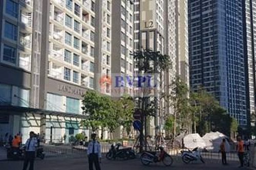 Người đàn ông ngoại quốc rơi lầu tử vong tại TP.HCM
