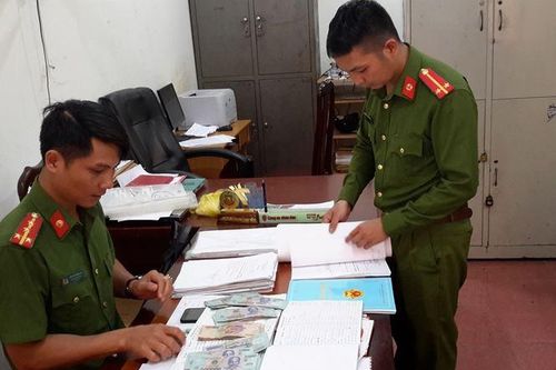 Triệt phá nhóm tín dụng đen lãi suất 'cắt cổ' 936% một năm ở Đắk Nông