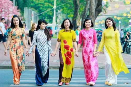 Miễn phí vé tham quan cho nữ du khách mặc áo dài vào dịp 8-3