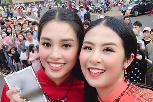 Tiểu Vy, Ngọc Hân mặc áo dài diễu hành trên phố Buôn Ma Thuột