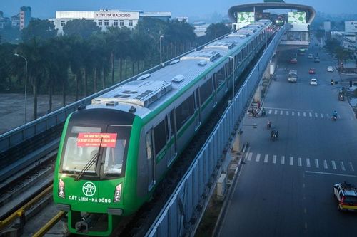 Sinh viên có chọn đường sắt đô thị khi giá vé gấp đôi xe buýt?