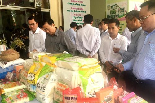 Giúp nông dân tiếp cận nông nghiệp 4.0