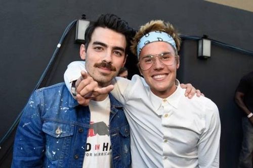 Justin Bieber - Joe Jonas: Hai anh chàng tưởng không liên quan nhưng lại có điểm tương đồng 'không tưởng'