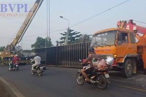 Bí ẩn cung đường 'tử thần' khiến xe container liên tiếp bị lật