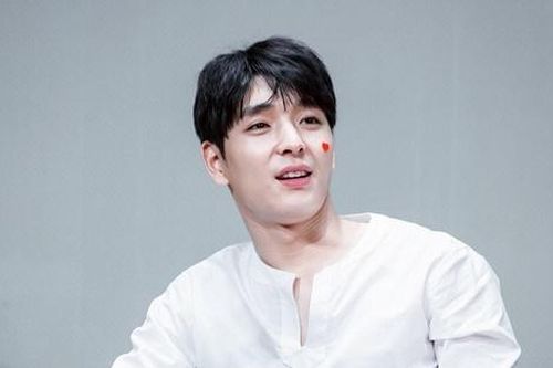 Trưởng nhóm FT Island bị tố dính líu đến scandal tình dục của Seungri
