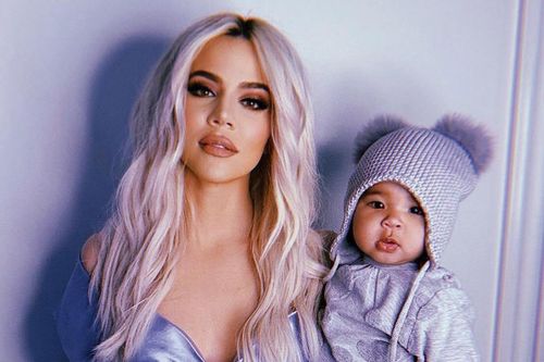 Khloe Kardashian buồn phiền vì bạn trai bội bạc bỏ bê con gái