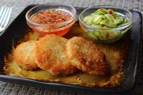Tối nay ăn gì: Bánh tôm phô mai cay giòn rụm