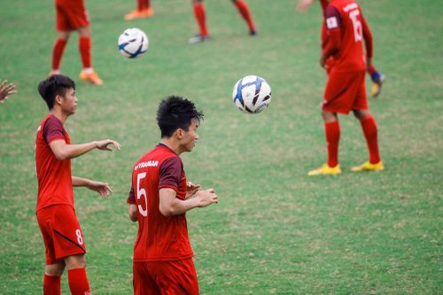 Quang Hải, Văn Hậu trở lại, U23 Việt Nam luyện không chiến
