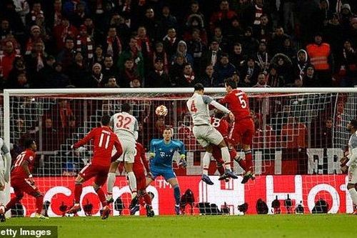 Mane lập cú đúp, Liverpool hiên ngang tiến vào tứ kết
