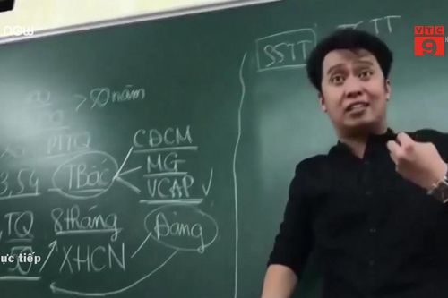 Clip thầy giáo giảng bài 'hết công lực' gây sốt mạng xã hội