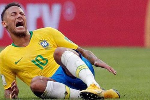 Giải mã chiến thuật 'cứ đụng là ngã' của Neymar