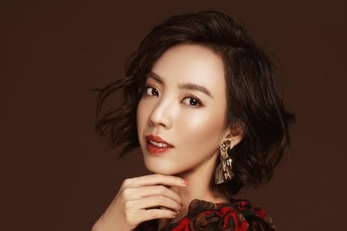 Fan 'sốc toàn tập' khi Thu Trang bất ngờ chia sẻ ảnh 'trước và sau phẫu thuật'