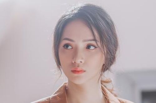 MV của Hương Giang nhanh chóng hạ nhiệt, Mr. Siro trên đà dẫn đầu BXH