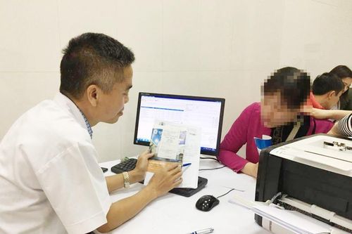 Giáo viên trường Thanh Khương khóc nức nở khi nhiễm sán lợn