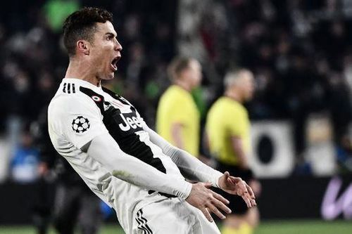 Bernardeschi: 'Có điên mới phạt Ronaldo vì màn mừng bàn thắng'