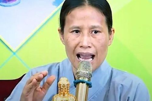 Người dân nghĩ gì về chữa bệnh kiểu 'thỉnh vong' ở chùa Ba Vàng?