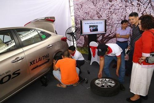 Nhiều trải nghiệm thú vị tại 'Chạm, thử, tin' tại thành phố Toyota