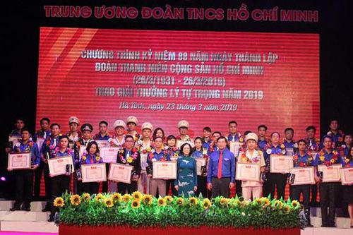 Trao Giải thưởng Lý Tự Trọng năm 2019 cho 72 cán bộ Đoàn tiêu biểu