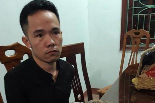 Nam thanh niên bị bắt giữ khi đang mua bán 2 cá thể hổ