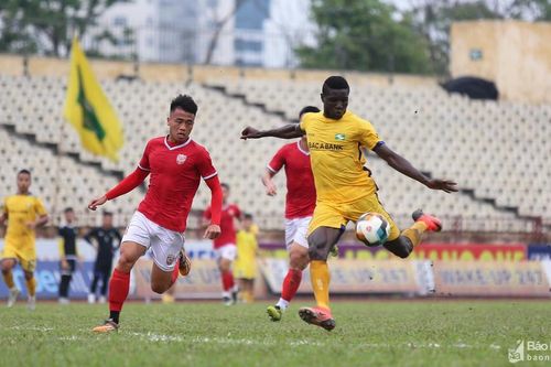 Sông Lam Nghệ An thắng giao hữu Hồng Lĩnh Hà Tĩnh 3 - 2 trên sân Vinh
