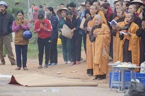 Tai nạn thảm khốc xe khách đâm đoàn người đưa tang ở Vĩnh Phúc: Xác định danh tính nạn nhân