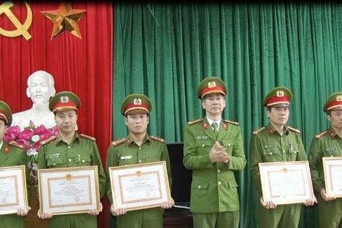 Hà Nam: Công an tỉnh khen thưởng đột xuất về thành tích phá án ma túy