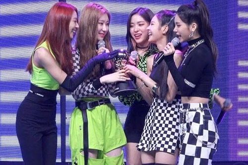 Bất ngờ trước loạt ảnh quá khứ chứng tỏ định mệnh đã đem các cô gái ITZY về bên nhau!