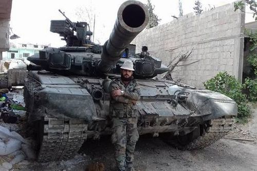 Quân đội chính phủ Syria khoe dàn xe tăng T-90 cực mạnh