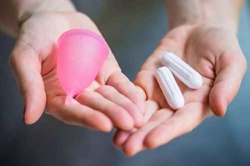 Mệt mỏi với băng vệ sinh, hãy để cốc nguyệt san giúp đỡ bạn