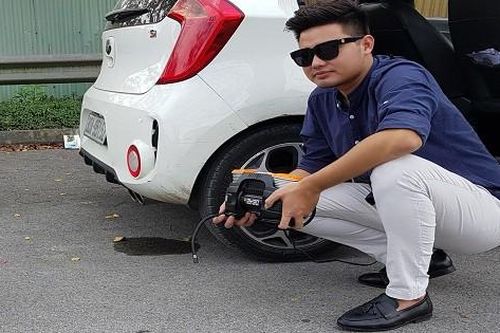 Sử dụng bơm lốp ô tô mini như thế nào khi lốp xe gặp sự cố?