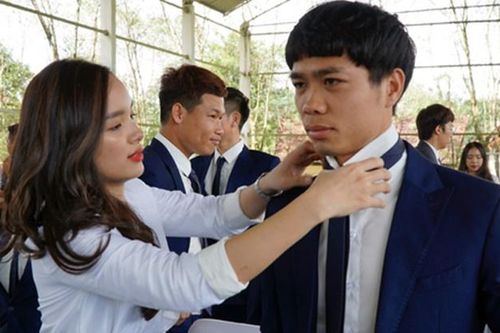 Cầu hôn bạn gái vào tối 31/3, Công Phượng sắp cưới vợ