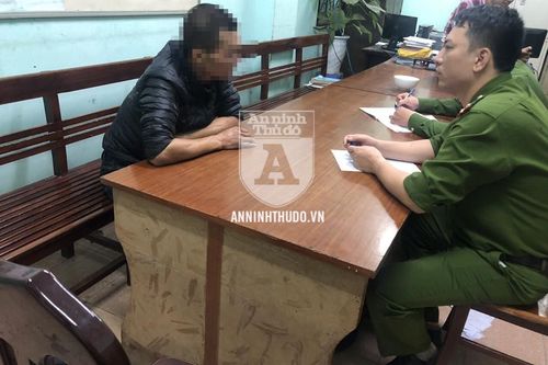 Hà Nội: Cảnh sát 113 kịp thời can ngăn người đàn ông định nhảy cầu Vĩnh Tuy