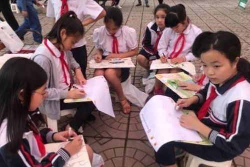 Sôi động 'Ngày hội sắc màu' năm 2019