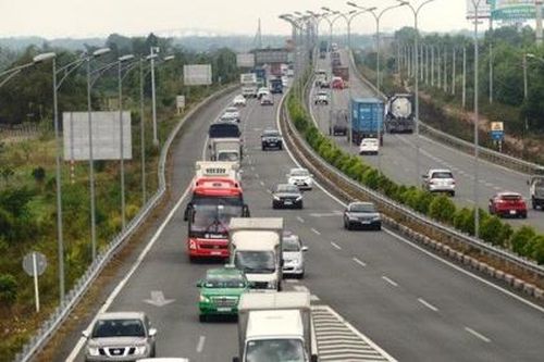 Ngày càng có nhiều người chọn đi đường cao tốc