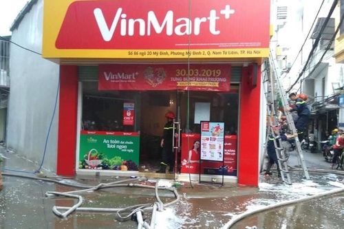 Cháy siêu thị Vinmart vừa khai trương
