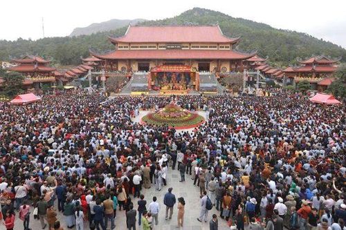 Câu chuyện Chùa Ba Vàng: Đừng để niềm tin bị đem ra trục lợi