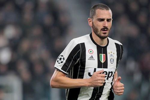 Bonucci nhận mưa chỉ trích vì không bảo vệ sao trẻ Juventus