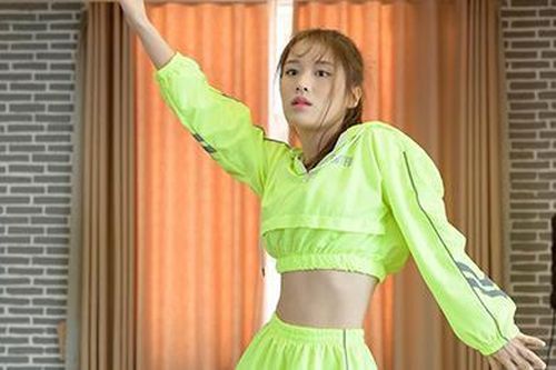 Jun Vũ, Han Sara và những sao Việt sở hữu vòng eo con kiến