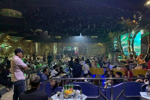 Hàng trăm dân chơi phê ma túy trong quán bar ở Sài Gòn
